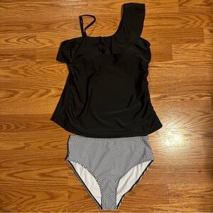 Younique Black and Stripe Tankini swimsuit size L